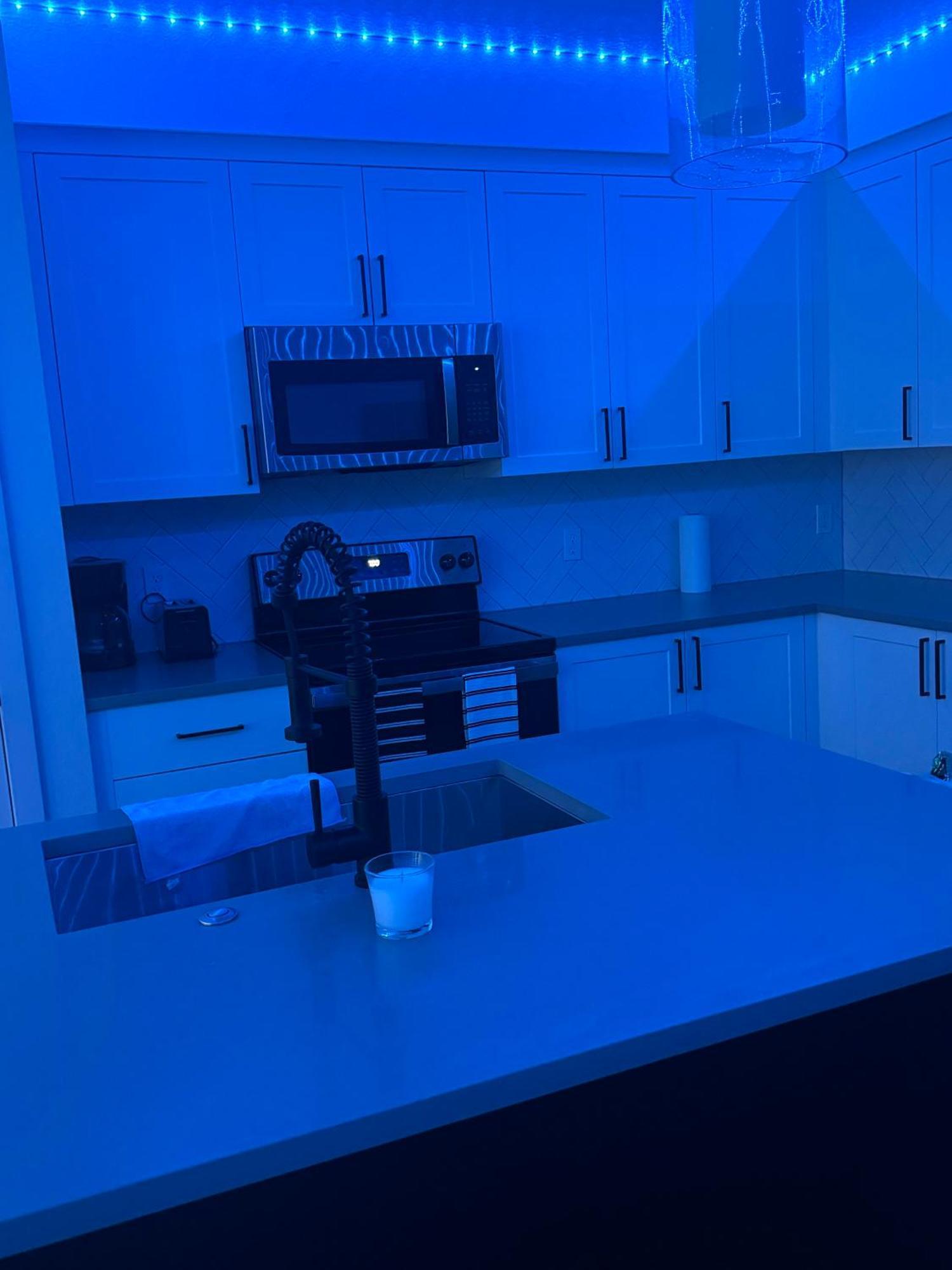 Modern Retreat Near Mco In Gated Community With Resort-style Amenities & Free Parking Apartment *